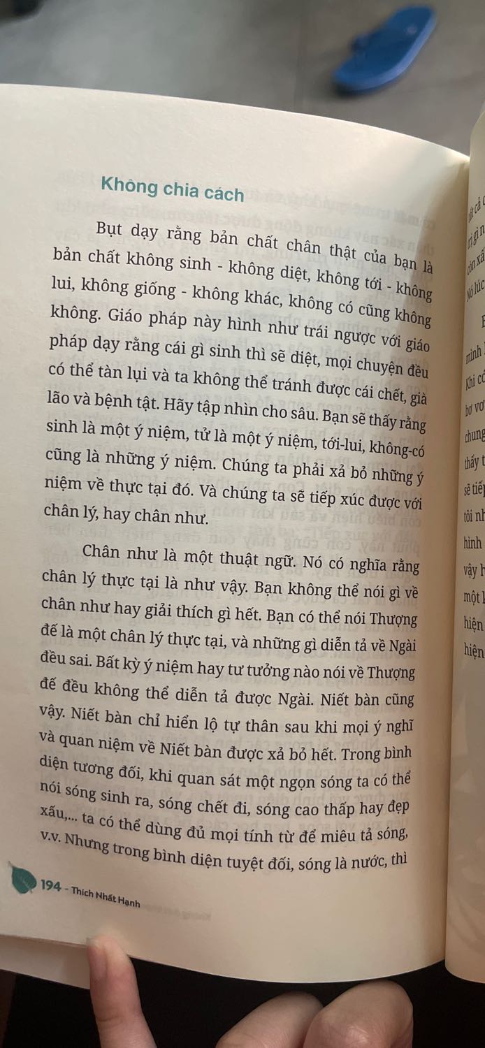 5* vì Tiki giao sách chất lượng 

Nội dung: kén ng đọc ạ. hơi khó hiểu & nhiều câu chuyện lặp lại. 
theo cá nhân mình thấy Tầm 35t tro lên đọc sẽ dễ hiểu hơn là 20 mấy tuổi như mình ♥️
và ng phật giáo đọc sẽ dễ hiểu hơn là có đạo vì nhiều yếu tố tôn giáo nên mìh hơi khó hiểu 
🥰🥰