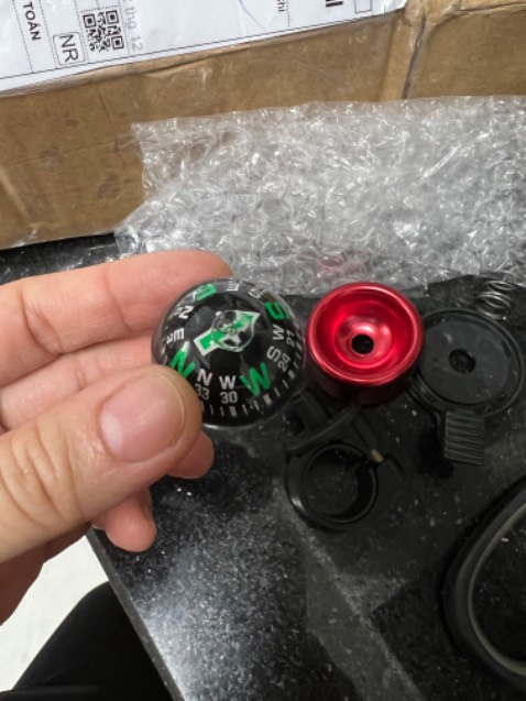 Đóng gói rất ẩu, nhận được chẳng lẽ trả lại, chương rời mỗi thứ 1 cái chẳng đâu vào đâu! Tiki xem lại nhà bán này, mua mấy sản phẩm đều không ưng, hàng kiểu như đã dùng hư rồi đem bán