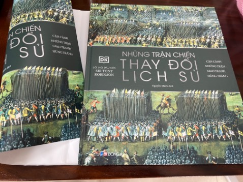 Happy live làm book care quá tệ
Đọc sách ko cần giấu vì ko ngại gì cả
Đa số đọc ở nhà chứ mang đi thì mấy
Hãy làm book care in cả vào bìa để cho rõ chứ book care bỏ ra thì cuốn sách ko biết đâu là đầu đuôi trái phải. 
Dùng rất khó chịu
chỉ vì muốn học nên mua chứ cảm giác mỗi khi mở vô cùng bực