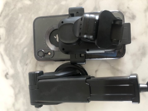 Giá đỡ đẹp cà tiện lợi, hàng như mô tả có chức năng sạc thông minh , rất hài lonhf về sp