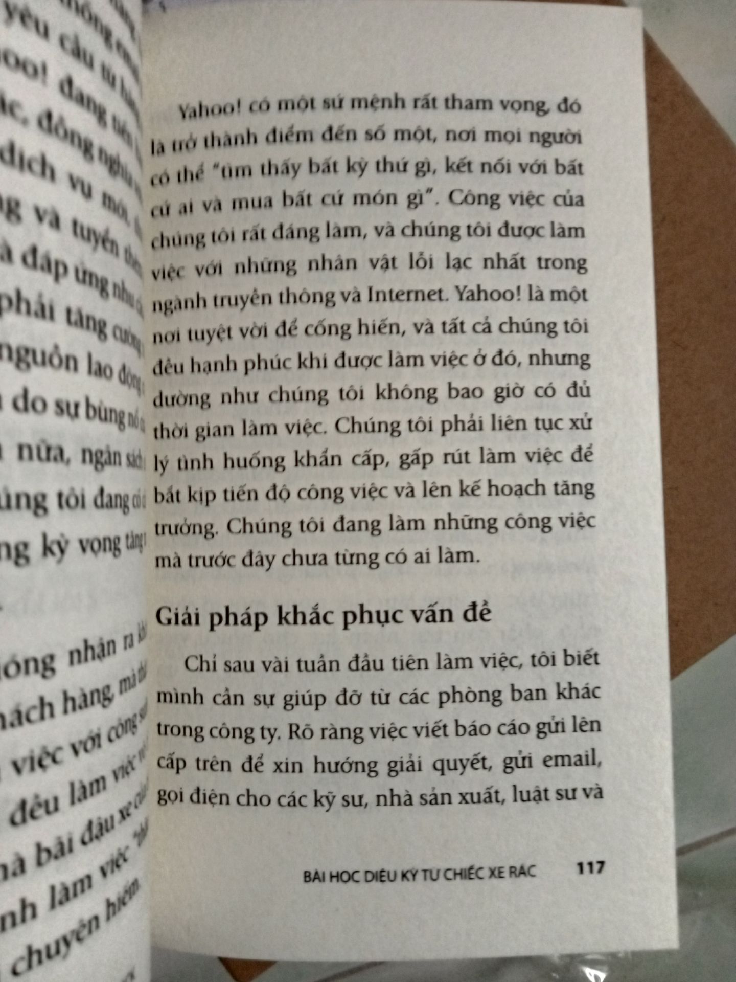 Đặt TikiNow nên giao hàng rất nhanh, đóng gói ổn.
Sách bản nhỏ cầm vừa bàn tay, tầm 1 chiếc điện thoại màn hình rộng nhưng chữ in vừa phải, vẫn dễ nhìn, dễ đọc.
Nội dung sách khá bổ ích và có một số tình huống thực tế, tuy nhiên không quá cuốn hút, đây là cảm nhận riêng của mình. Nếu bạn mới đọc 1 số sách kỹ năng thì có thể mua đọc vì có nhiều bài học bổ ích, nhưng nếu bạn đọc nhiều cuốn tương tự rồi có lẽ nội dung sách sẽ không đủ để chạm đến bạn.
chúc mn sức khỏe mùa dịch :>>