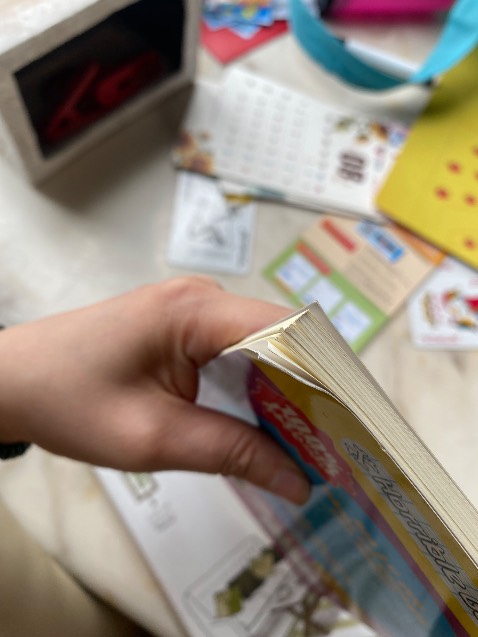 vẫn tiếp tục giao sách cũ bẩn cho khách, có vẻ tiki rất k tôn trọng khách hàng