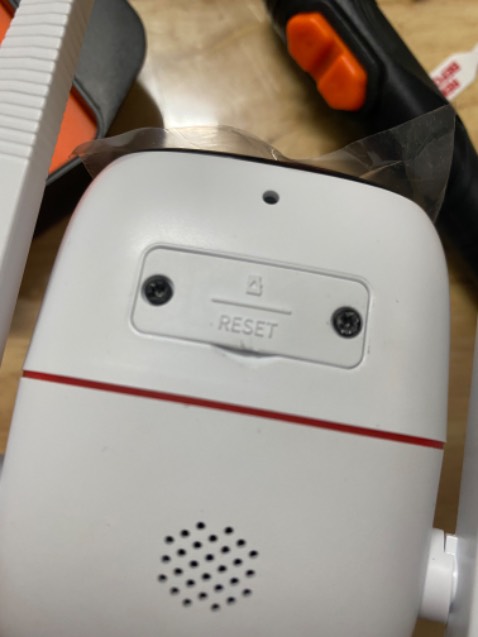 Mới mua về vặn con ốc thôi đã thấy cực khổ ,ốc quá cứng ,vặn toè cả đầu vẫn không ra