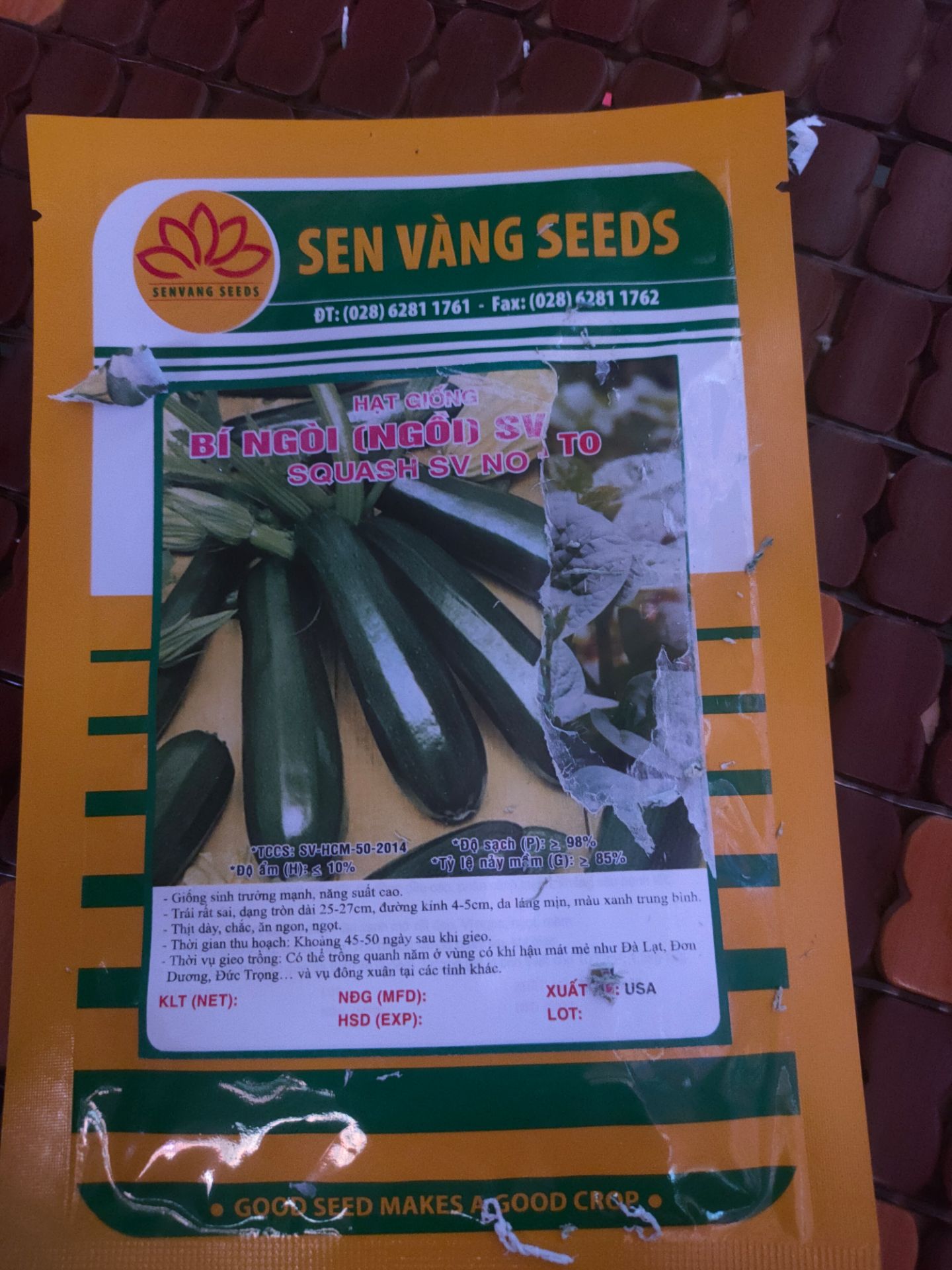 sp sai dán hạt giống bí ngòi lên hạt giống mồng tơi lá to sp ko đúng cho lắm *** người thôi mọi người đừng mua sản phẩm này nha, *** 1 cách cực kì tinh vi