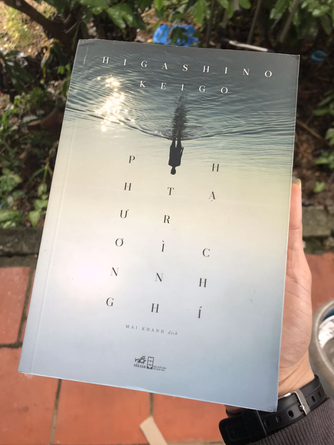 Mặc dù bị móp 2 góc nhưng do người bán đóng hàng cẩn thận nên mình vẫn cho 5 sao. Lần sau k hi vọng gặp trường hợp này. Vì đóng gói bọc kĩ thế mà bị móp thì chỉ có móp từ trước khi đóng gói thôi.