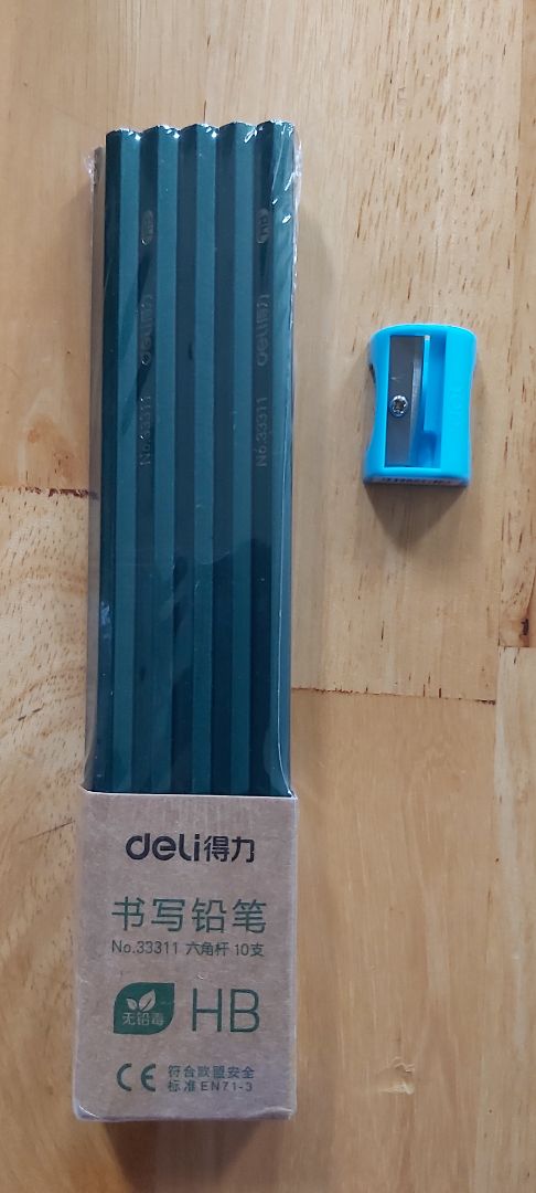 Rẻ mà đẹp, chỉ 15k vừa có cả bút và gọt bút chì. 
Dịch vụ tốt, giao hàng nhanh (sớm hơn hẹn). Rẻ mà đẹp, chỉ 15k vừa có cả bút và gọt bút chì. 
Dịch vụ tốt, giao hàng nhanh (sớm hơn hẹn).