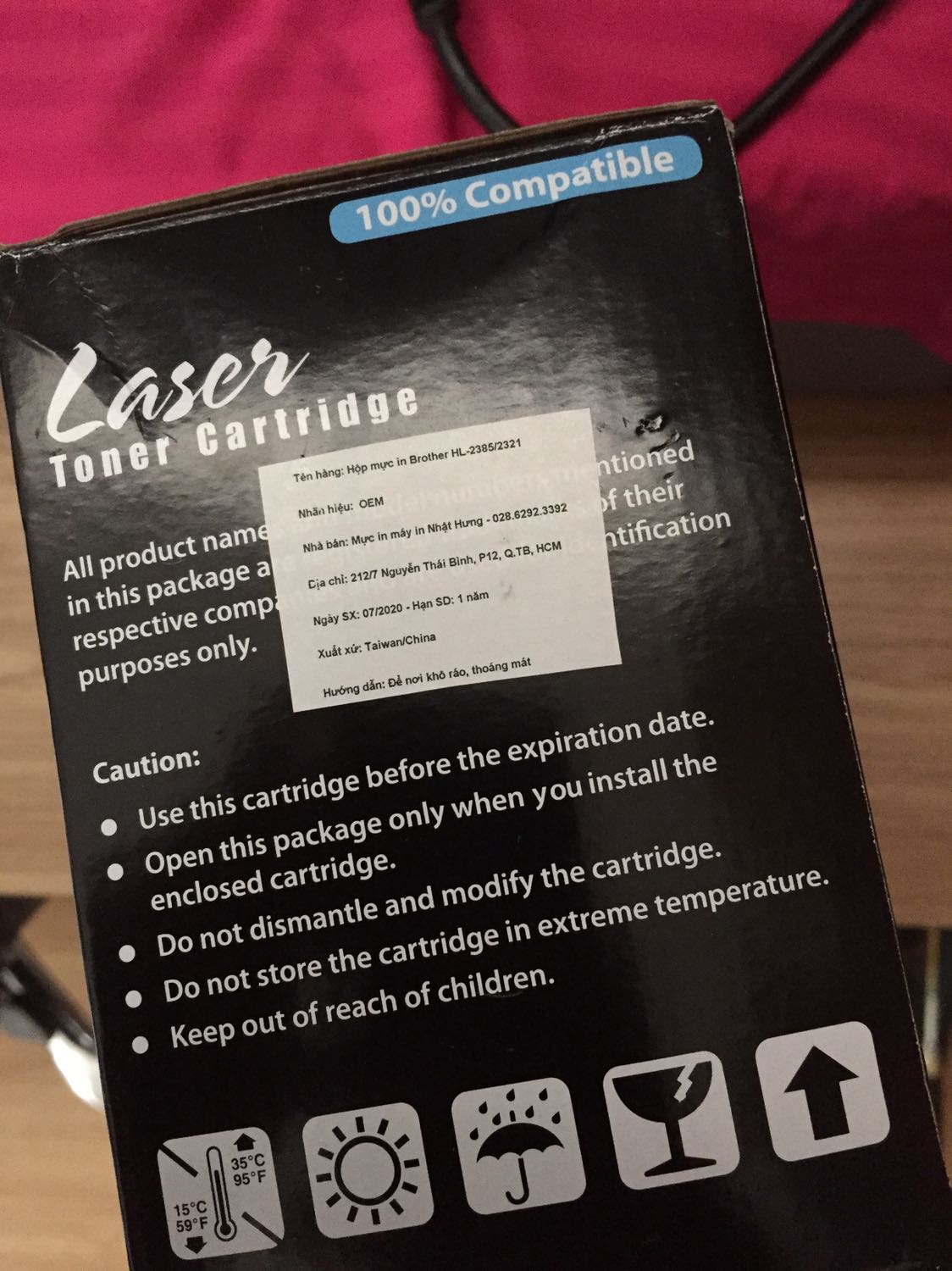 Săn được sales giá 49k 
Giá quá tốt so với mực chính hãng ~500k và mực đổ (bơm) ~140k 
Tuy nhiên xuất xứ lại từ Đài Loan 
Chưa mở seal nên chưa biết chất lượng thế nào