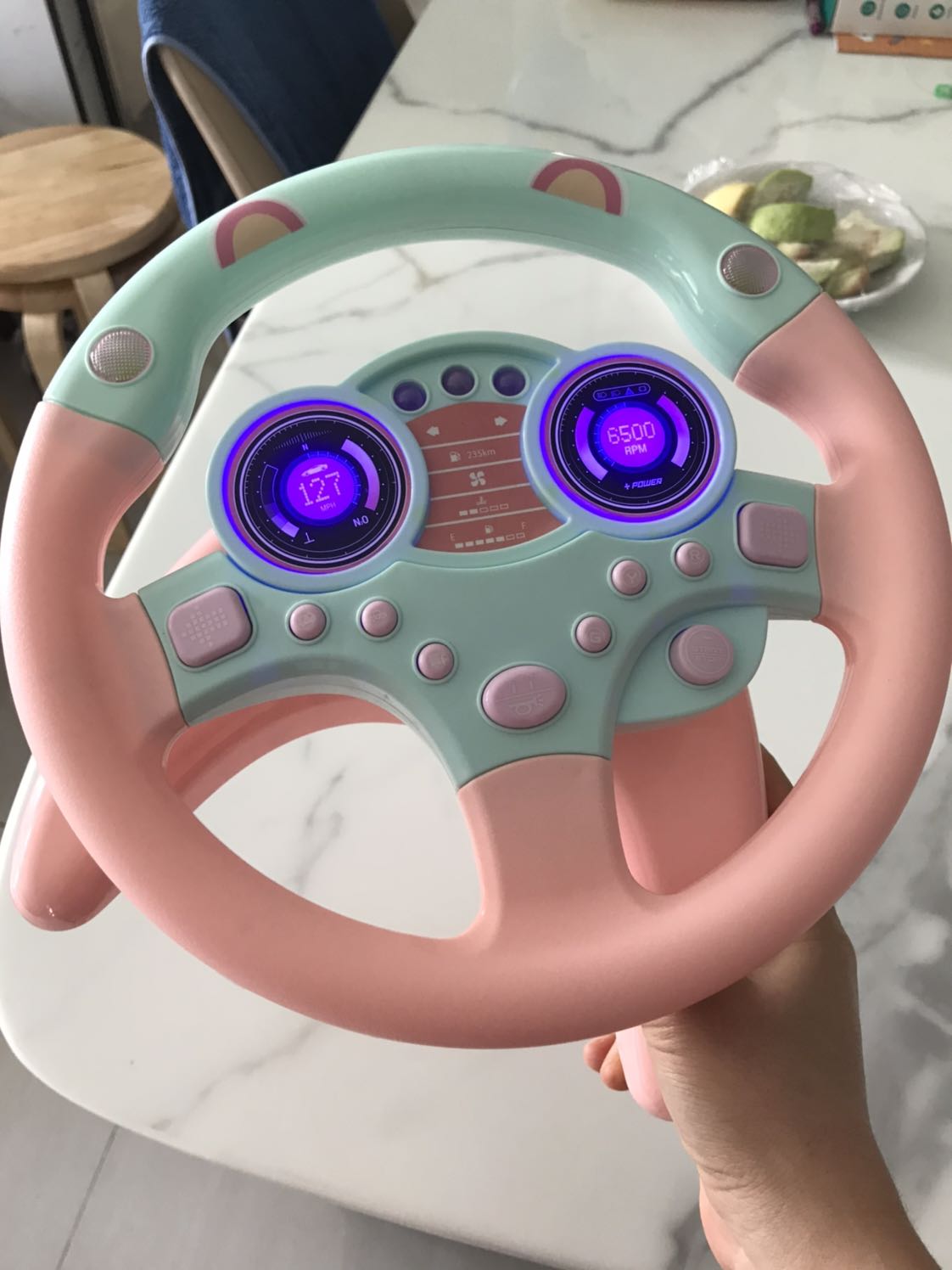 Chất lượng sp rất tốt, các chi tiết nhựa rất đẹp, màu sắc đẹp hơn mô tả nhiều, bé mình rất thix chơi, sp phẩm rất bền, thấy bé chơi quá trời mà vẫn ok nên cho 5 sao