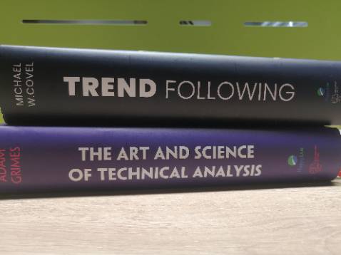 Là nhà đầu tư mê *** húc lên, tuy vậy không phải lúc nào cũng là thị trường đi lên mà đôi khi cần thích nghi với thị trường con Gấu. 

Ấn phẩm Trend Following mình đã đặt hàng ngay khi sách vừa ra mắt, nhìn mục lục là mê mẩn muốn đọc ngay.

Sách hay cho quý nhà đầu tư Việt Nam. 

Sách được làm công phu, chất liệu giấy tốt, Tiki giao hàng nhanh. Xứng đáng được 5 sao nha shop.