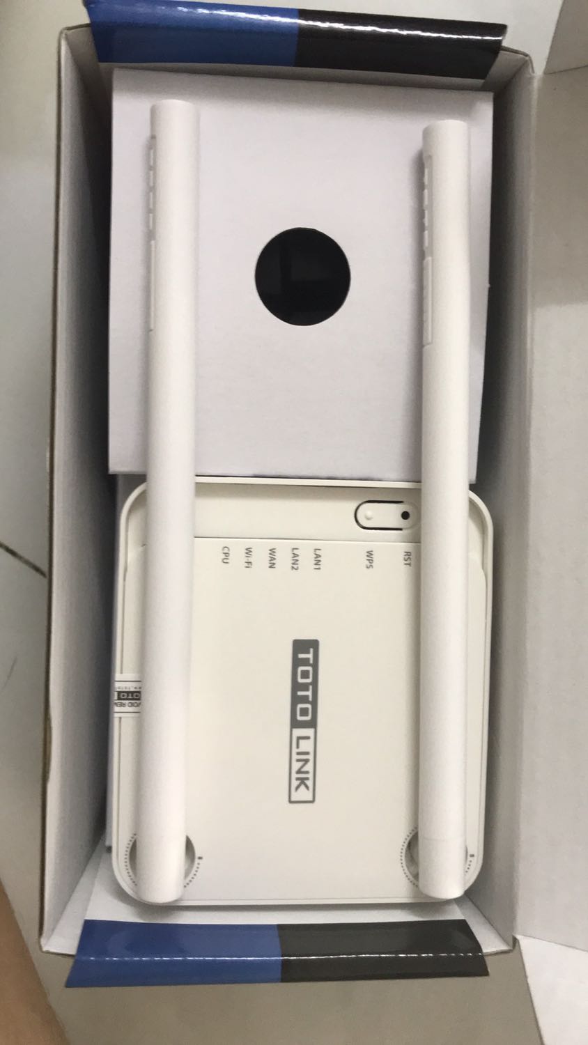 Mình vừa đặt hqua là hôm nay sáng giao tới rồi, vì mình cần gấp để wfh mà mình chọn giao freeship nên thấy dịch vụ khác ok nha. Mình đọc đánh giá thì đa số mn đều thích sp này nên mình mua xài thử, đóng gói khá ổn.