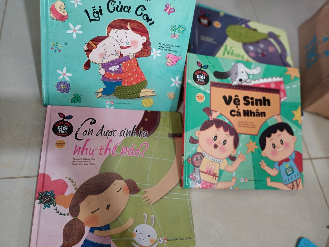 bìa sách dày dặn hơn mình nghĩ, sách đẹp ...giáo dục giới tính cho con bảo vệ mình bằng sách như này giúp bme dễ dàng hơn...