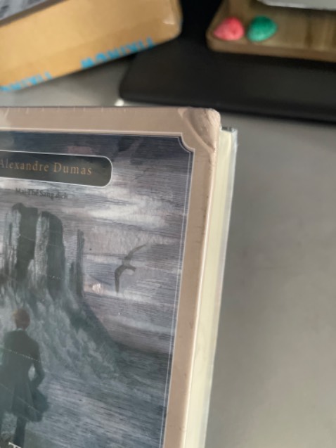 Shop đóng gói và vận chuyển kiểu j mà sách móp méo như v…