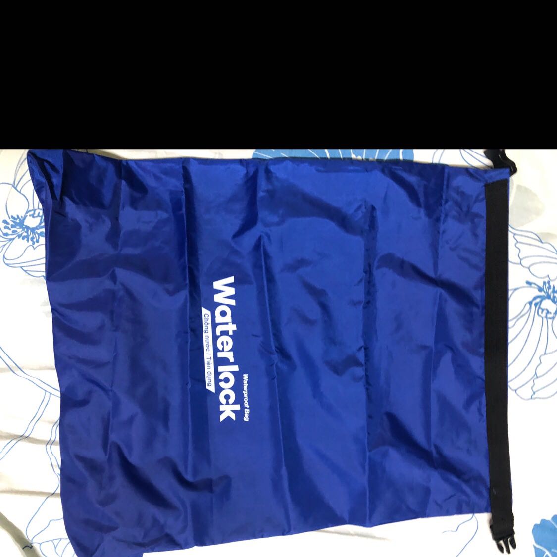 Giao nhầm size M thay vì size XL như tôi đặt.