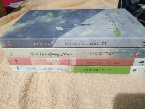 Xuất sắc á. Mua sale mà vừa đỉnh vừa giao hàng nhanh, yêu thậc sự. Trong mấy cuốn chỉ có cuốn này có bọc, nên nhìn đã mỡi lại cực kì xinh xẻo. Nội dung thì khỏi bàn rồi, đọc xong gớt 10 dòng nước mắt huhu