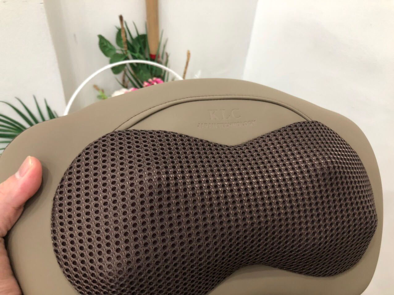 Mẫu mã đẹp, chế độ bảo hành thấy rất ổn, giao hàng đóng gói kĩ lưỡng