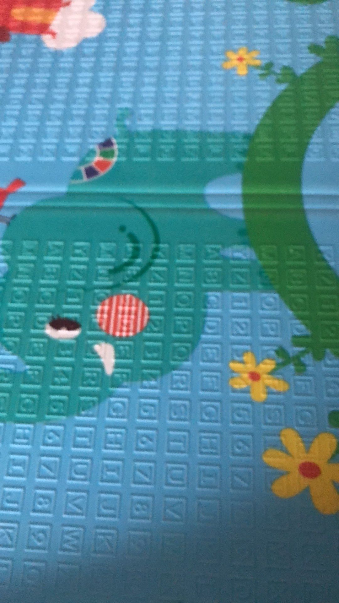 đẹp mê li. ai cũng khen màu đẹp mà sáng, sạch sẽ. cu nhà mình nhìn mấy con vật trong thảm lăn lộn chơi cùng đẹp mê li. ai cũng khen màu đẹp mà sáng, sạch sẽ. cu nhà mình nhìn mấy con vật trong thảm lăn lộn chơi cùng