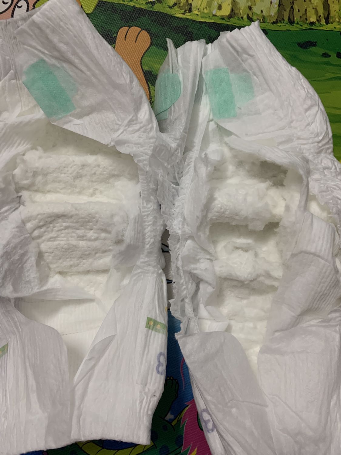 tiki vui lòng liên hệ lại giúp mình nha. mình nghĩ đây là hàng giả kém chất lượng. mình đã mua nhiều lần của tiki. nhưng lần này rất thất vọng. tã Size M bông rất chất lượng, không bị dồn bông cho dù bé tè nhiều lần. còn Size L mua lần này bé tè 1 lần đã dồn bông. tiki vui lòng liên hệ lại giúp mình nha. mình nghĩ đây là hàng giả kém chất lượng. mình đã mua nhiều lần của tiki. nhưng lần này rất thất vọng. tã Size M bông rất chất lượng, không bị dồn bông cho dù bé tè nhiều lần. còn Size L mua lần này bé tè 1 lần đã dồn bông.