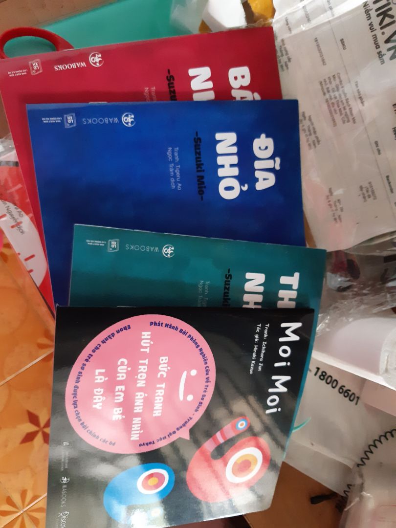 mình đặt hàng combo bát nhỏ, đĩa nhỏ, thìa nhỏ, cốc nhỏ và moi moi
vậy mà giao thiếu 1 quyển cốc nhỏ.
yêu cầu giao thêm cho mình nhé, lần đầu tiên thất vong về dịch vụ trên tiki, giao lâu còn giao thiếu