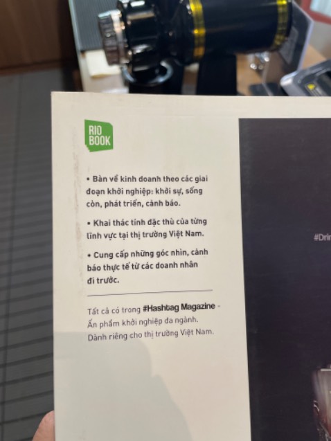 Nội dung thì chưa bàn nhưng sách mua mới nhưng như mua sách cũ vì có vết xước xong sách bẩn 🥲