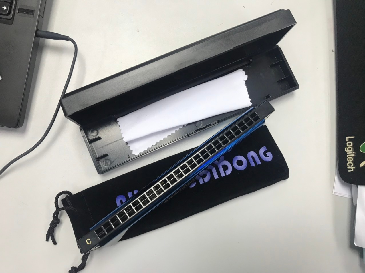 Sản phẩm giao hàng đúng hẹn, đóng gói cẩn thận.
Kèn đẹp, bóng có tặng kèm bao vải đựng kèn.
Good