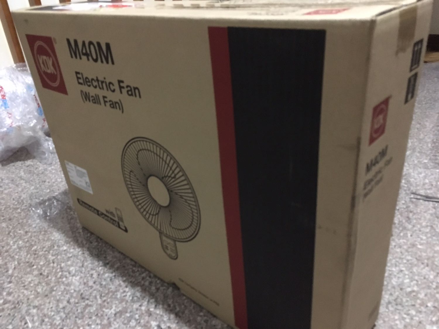 Quạt êm mát, chắc chắn, nguyên seal. Thương hiệu KDK thì không phải bàn rồi. Vợ mình rất thích, mát trong người nên cũng đỡ cáu gắt với mình hơn. Tiki giao hàng nhanh. Cảm ơn Tiki! Quạt êm mát, chắc chắn, nguyên seal. Thương hiệu KDK thì không phải bàn rồi. Vợ mình rất thích, mát trong người nên cũng đỡ cáu gắt với mình hơn. Tiki giao hàng nhanh. Cảm ơn Tiki!