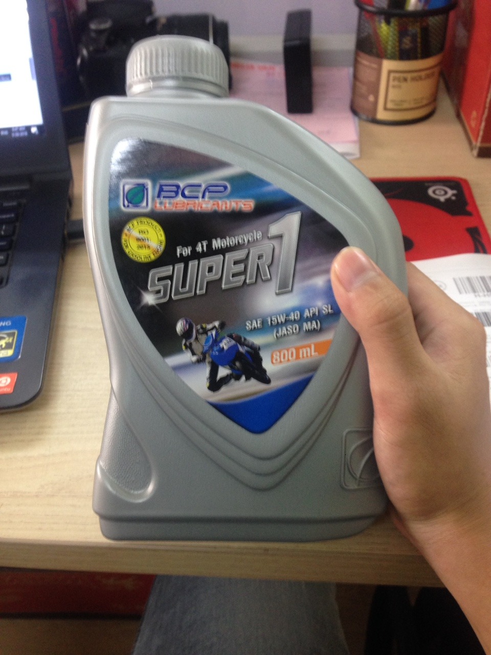 Nhớt chạy chất lượng, xe bốc, máy êm, ít nóng máy, chạy lên tới 2000 km. Có dùng 1 chai rồi giờ mua thêm chai nữa