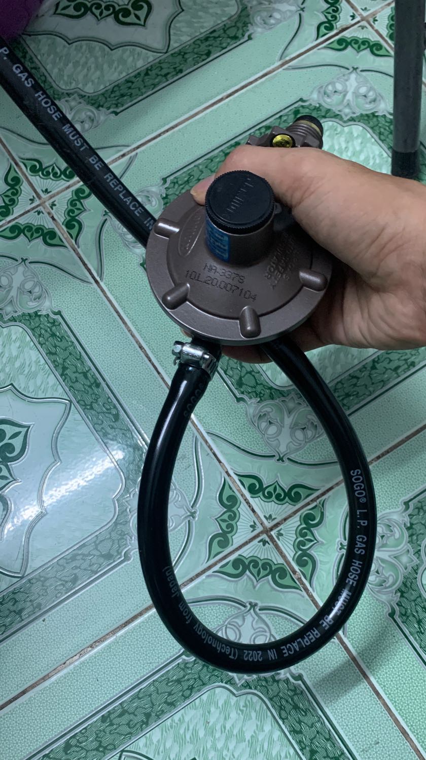 Dây kèm theo ghi: gas hose must be replace in 2022. Có nghĩa là chỉ sử dụng được trong 5 tháng tới. Đây là loại dây cũ. Và chắc chắn là mình không dám dùng rồi. Phải mua sợi dây khác. Shop nên xoá hình trên tiki đi. Chỉ để hình van gas thôi chứ lầm tưởng như mình thì tội người ta. Về van thì bình thường. Hiêu namilux thì ok rồi. Chán shop. Biết vậy không nên mua. Giờ ước gì được trả hàng. Mà không được. Giờ phải đi mua thêm sợi dây gas.