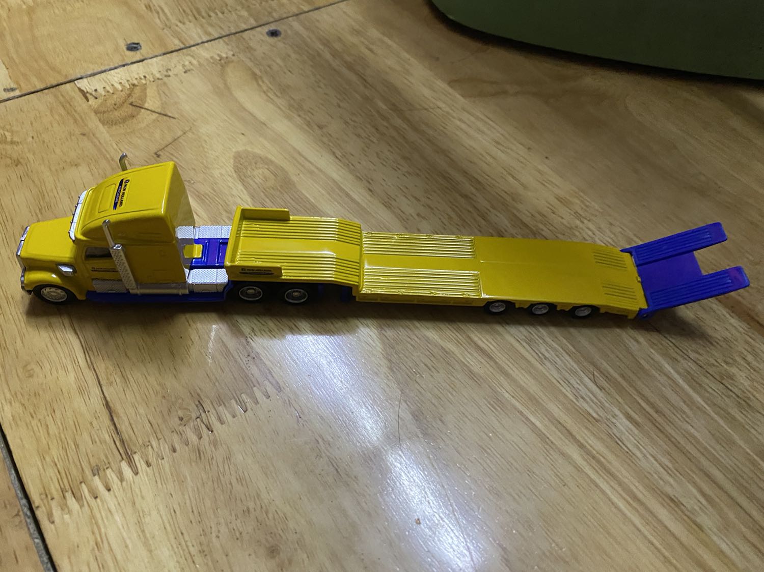 Hàng đúng chất lượng, đóng gói tốt 👍 5* xe đẹp nha mọi người, mong shop có thêm nhiều khuyến mãi