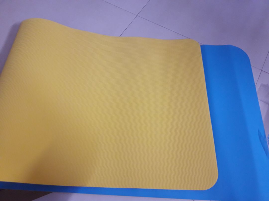 Thời gian giao nhanh, nhưng thảm khi mình nhận được lại bị 1 số lỗi như hinh và dơ nữa, có thể là do trong khi vận chuyển. Chiều ngang thảm hơi nhỏ so với các loại thảm khác