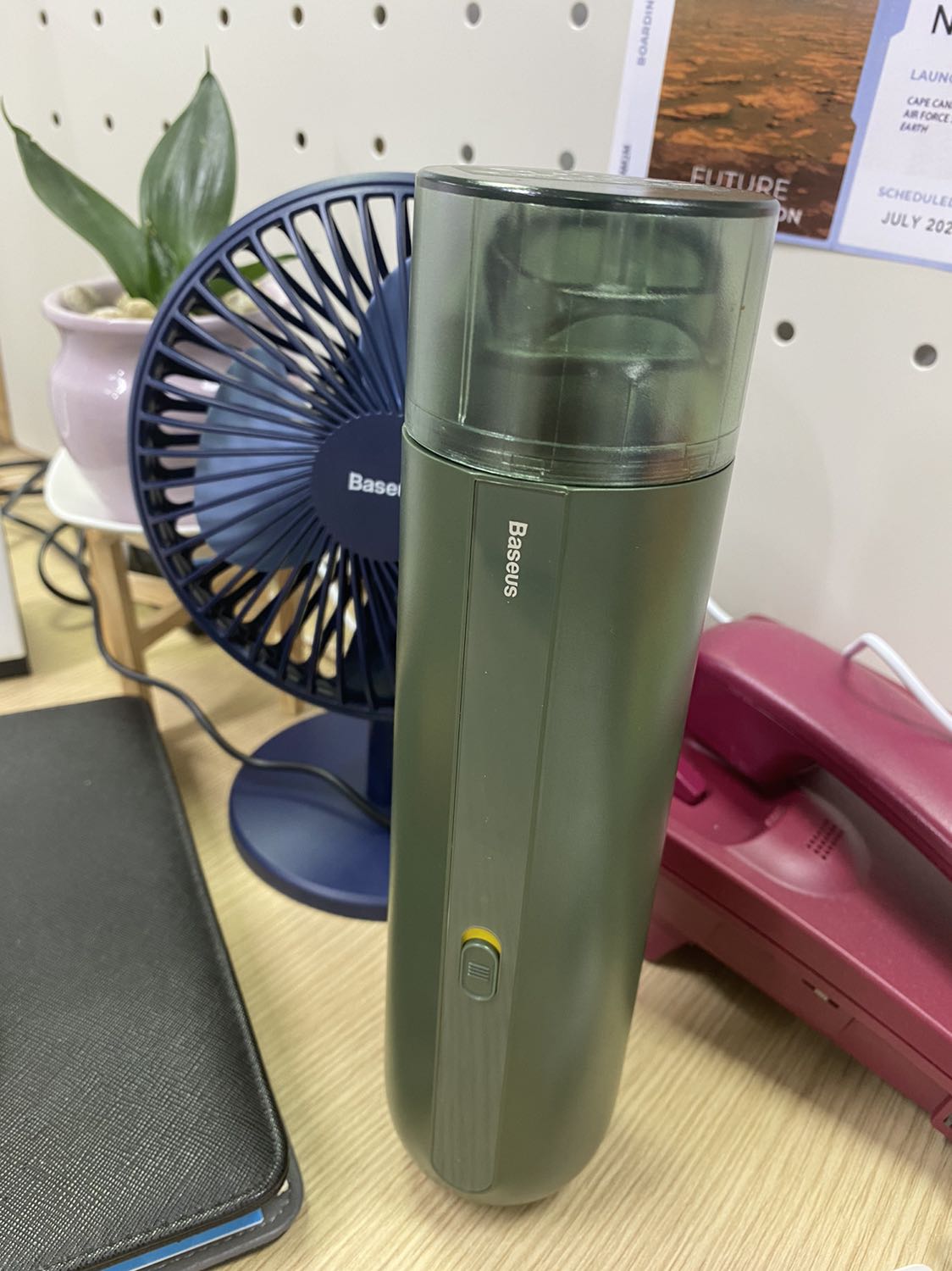 Hàng mình mới nhận được, cầm rất chắc tay. Màu xanh nhìn đẹp và sạch. Hi vọng sẽ chạy tốt.