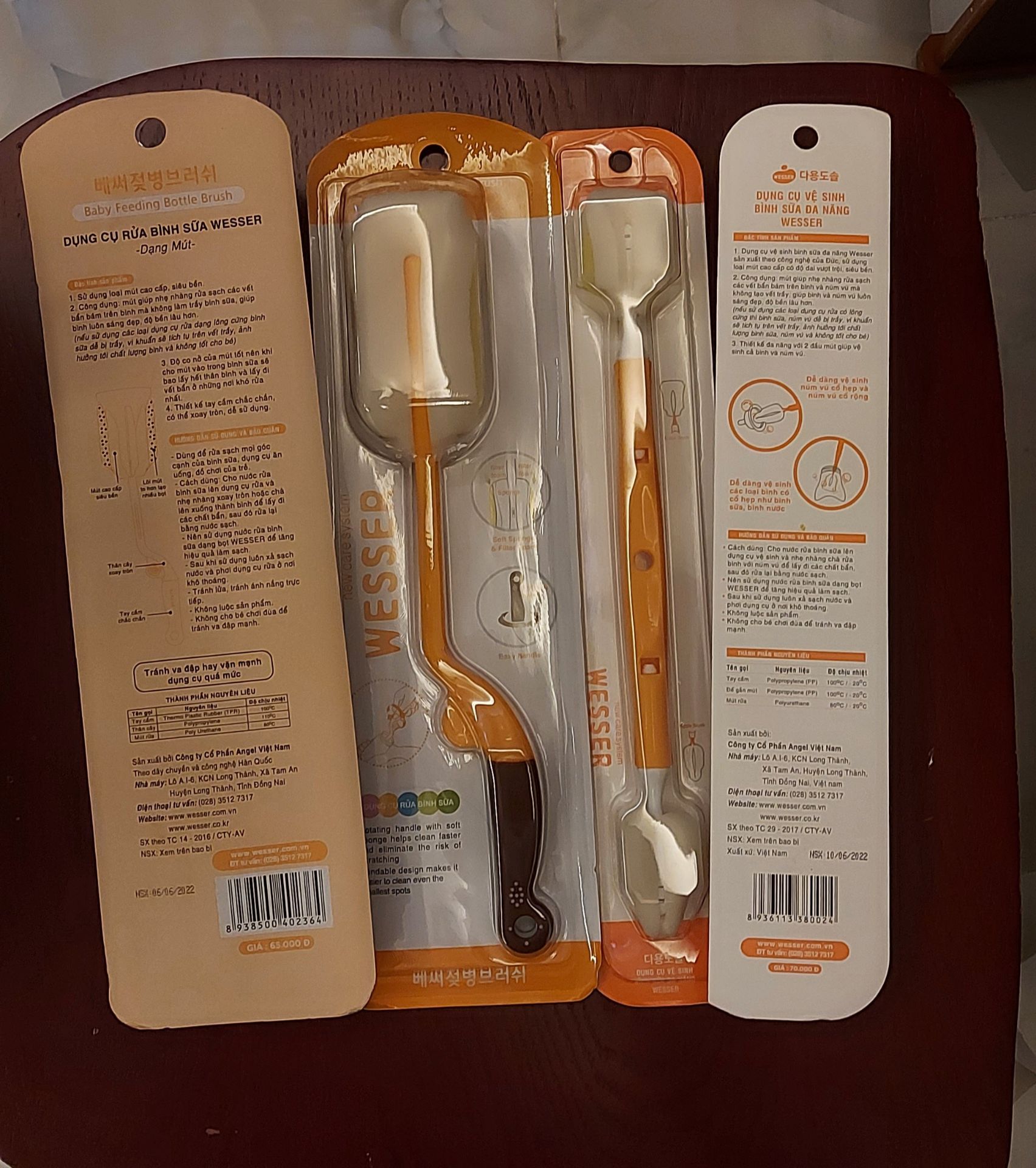 thời gian đóng và giao hàng nhanh. sp sử dụng rất thích, sạch hơn loại silicone. Loại này m có mua 1 lần rồi nhưng shop khác (nc rửa bình thay đổi mẫu thấy k yên tâm nên k mua hàng bên đó nữa). m sd 6 tháng mới hư. Xài cây này rất đáng tiền luôn!