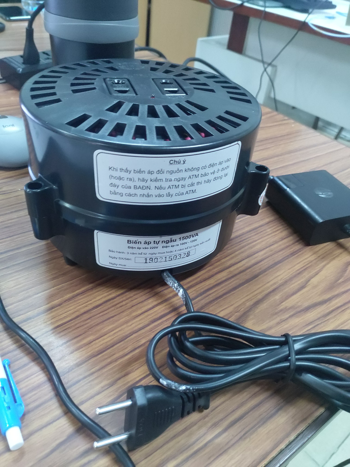 Biến áp hoạt động tốt, mình dùng cho các thiết bị tiêu thụ công suất lớn. Đến nay chưa thấy có vấn đề gì. Tuy nhiên ngõ ra của biến áp là 100V - 120V chứ không phải 110V - 120V như miêu tả