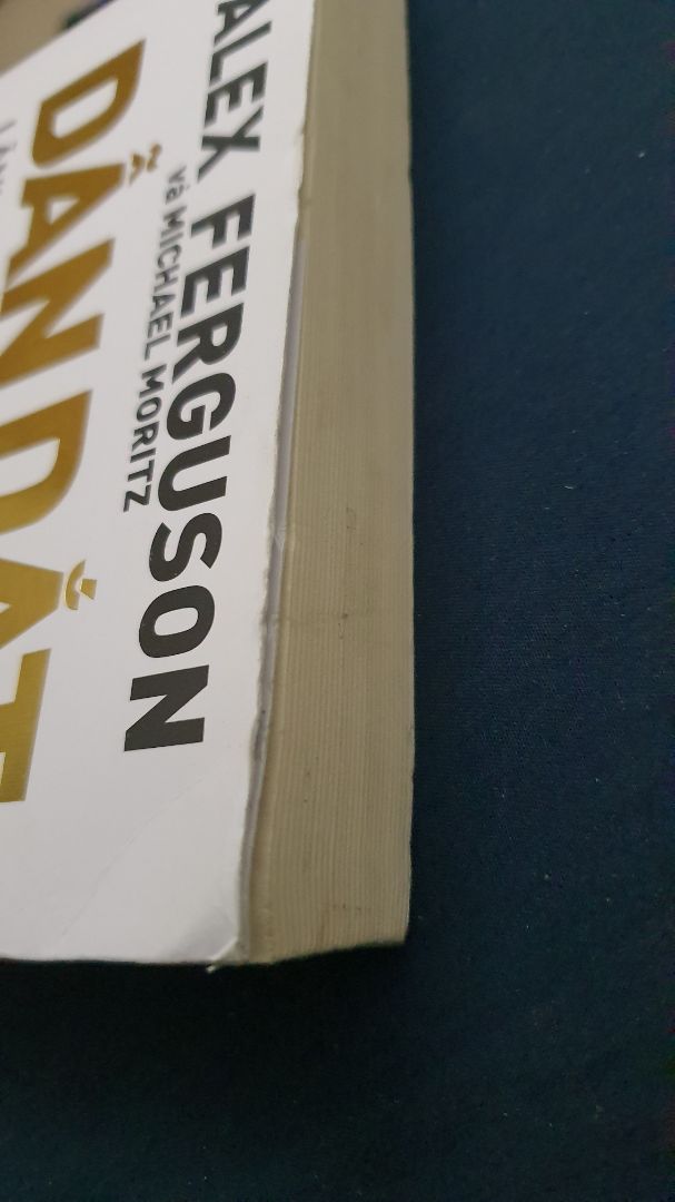 Mua hàng tiki không phải là ít nếu không muốn nói là nhiều. Nhưng lần đầu tiên mà mua sách về phải bực thế này. Sách cũ, chắc chỉ độ 80%. Móp méo.