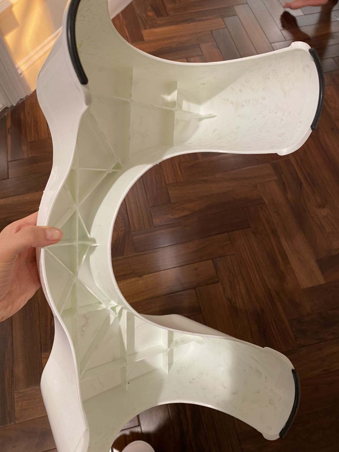 Hàng giao đến cực kì dơ, như đã xài rồi, nhựa dỏm. Rất mất thời gian order và đợi hàng của mình. Yêu cầu Tiki nhanh chóng giải quyết