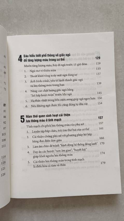 Sách bìa đẹp dễ hút người đọc nhưng nội dung mới là thứ quyết định để mua nó,theo mình nội dung Cuốn sách này hợp với phụ nữ nhiều hơn,và Nên đọc để hiểu thêm về lưu thông máu trên cơ thể