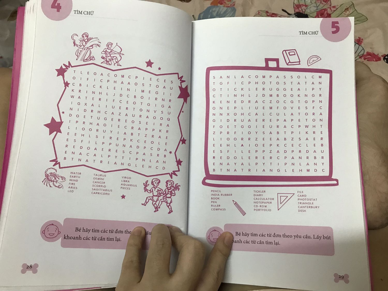 Bộ này cuốn nào cũng hay. Mỗi cuốn gồm 4 chủ đề khác nhau. Khá khó. Bé nhà mình 5 tuổi làm ổn áp. Nhỏ hơn sợ chưa làm được