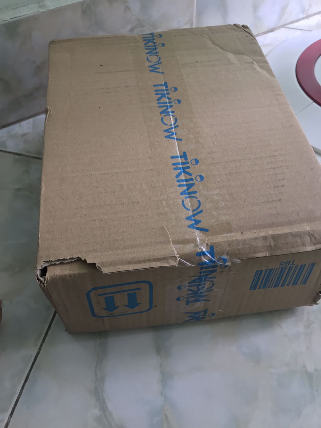 Khâu đóng gói của tiki đơn hàng này kém quá. Rách tả tơi. Mà mình thấy trong đơn có 1 coupon lũ xì sách mà sao mở ra ko có vậy ạ?