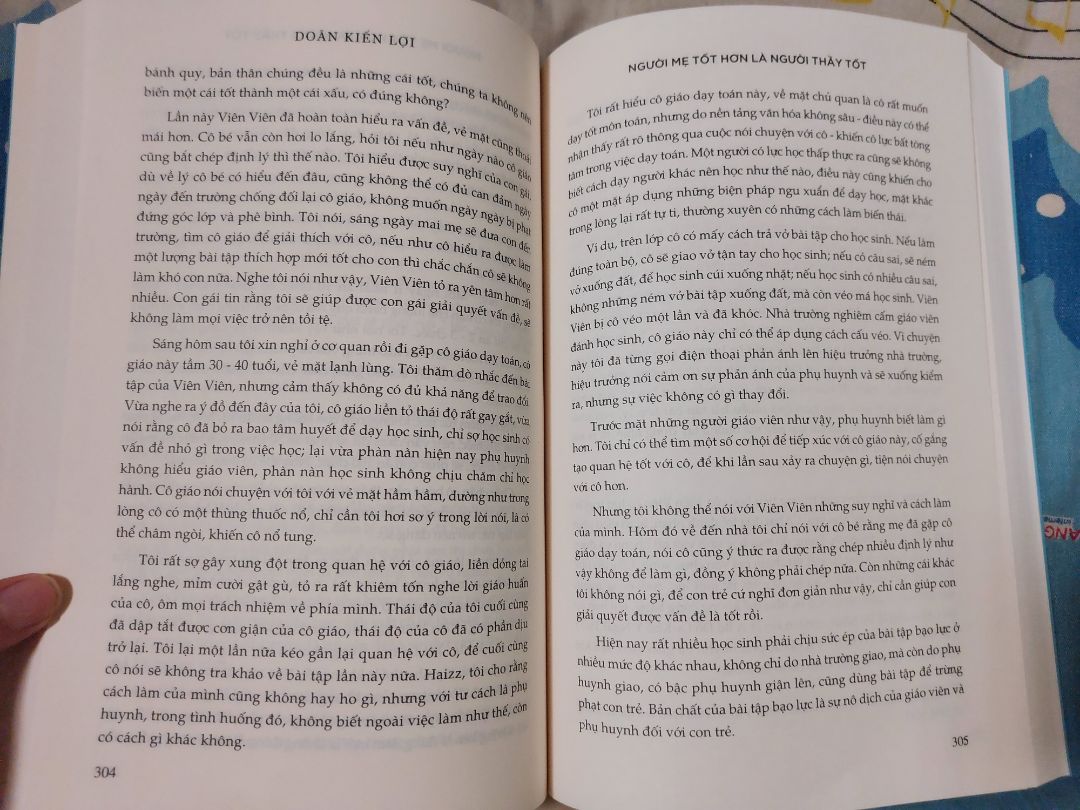 Sách thực sự rất hay. Lối viết đọc dễ cảm, dễ thấu và gần gũi. Mình học được rất nhiều qua những câu chuyện tác giả đưa ra. Ban đầu mở sách ra thấy toàn chữ là chữ nghĩ thôi rồi chắc đọc ngán lắm đây nhưng không. Hơn cả tuyệt vời là những gì mình muốn nói về sách!