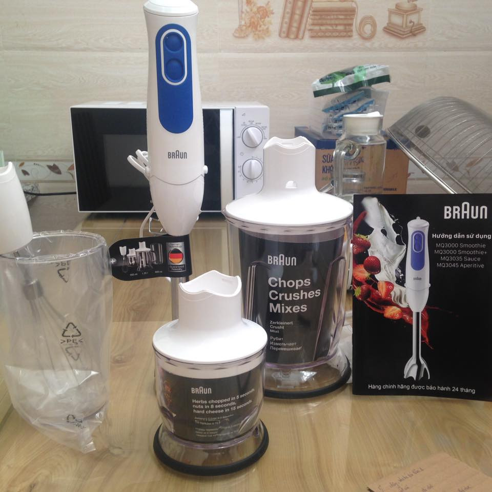 _Sản phẩm đẹp đúng như trong quảng cáo
_ Đầy đủ phụ kiện và được bọc gói cẩn thận
_Máy xay khỏe :
+  xay thịt  nhuyễn chỉ khoảng 15 s ( lưu ý nên cắt nhỏ thịt trước khi cho vào)
+ làm sinh tố rất tiện vì không phải rửa nhiều như máy xay truyền thống.
_ Sản phẩm cầm tay nhẹ và dễ thao tác với chị em phụ nữ.
