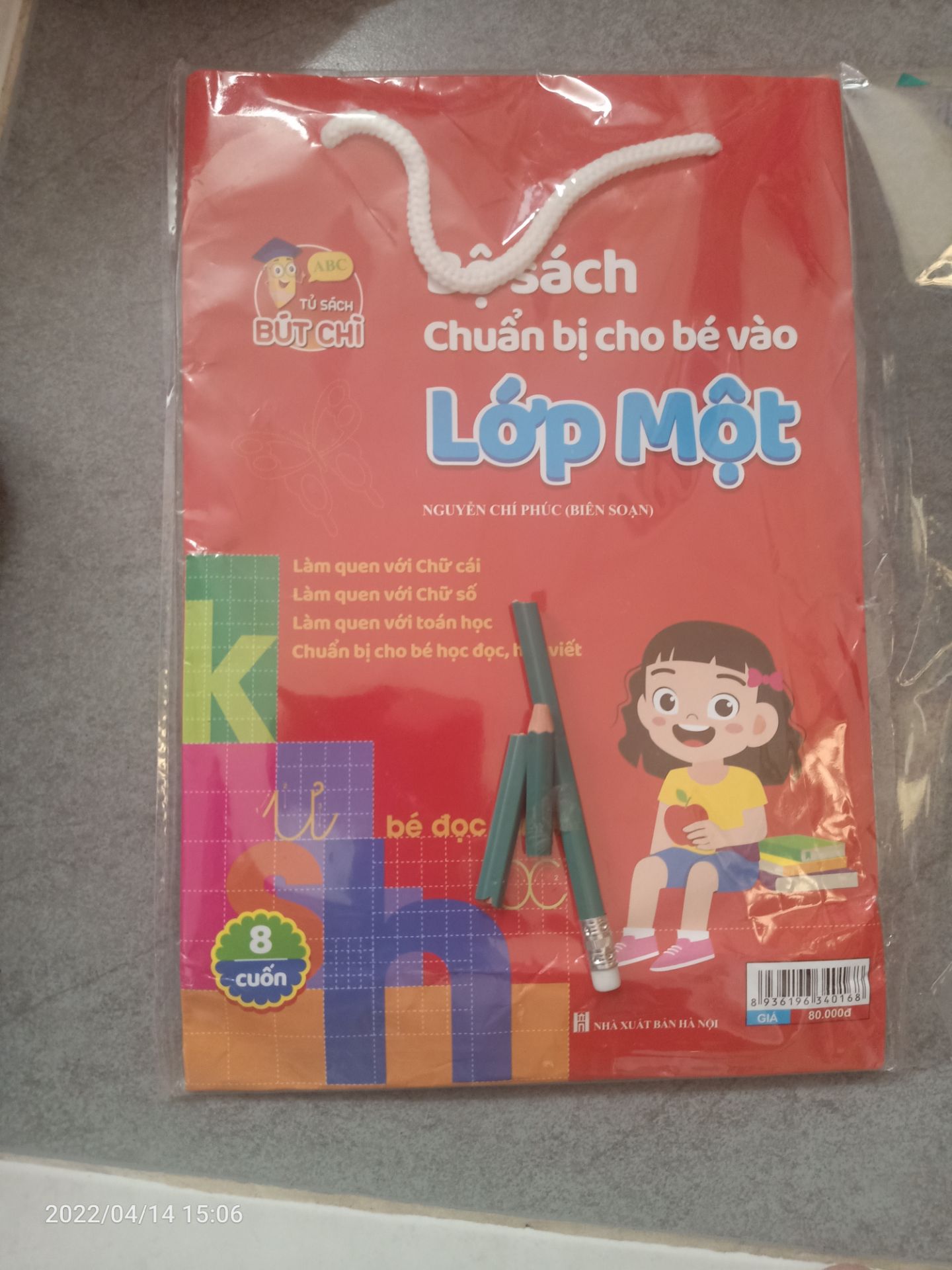 vừa gở ra xem thi cây bút chì nó có 3 khuc.roi gio phải làm sao ha shop