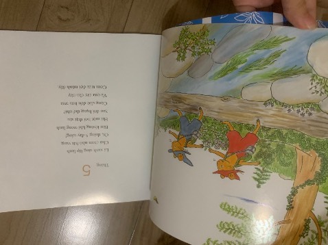 một cuốn sách rất thú vị và sáng tạo, con thoải mái quan sát và hiểu theo cách nghĩ của con