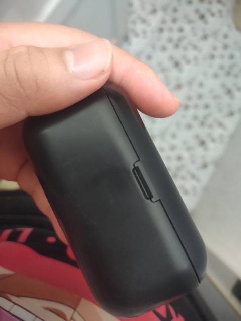 Tai nghe j đầy pin mà hết nhanh 
Kết nối đc 1 bên còn bên kia cứ kết nối r mà cũng như không kết nối