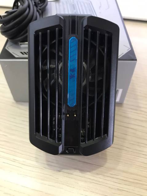 Quạt tản nhiệt khá ổn nhé, làm lạnh nhanh, chơi game không lo đt nóng nữa, shop uy tin. 5 sao.