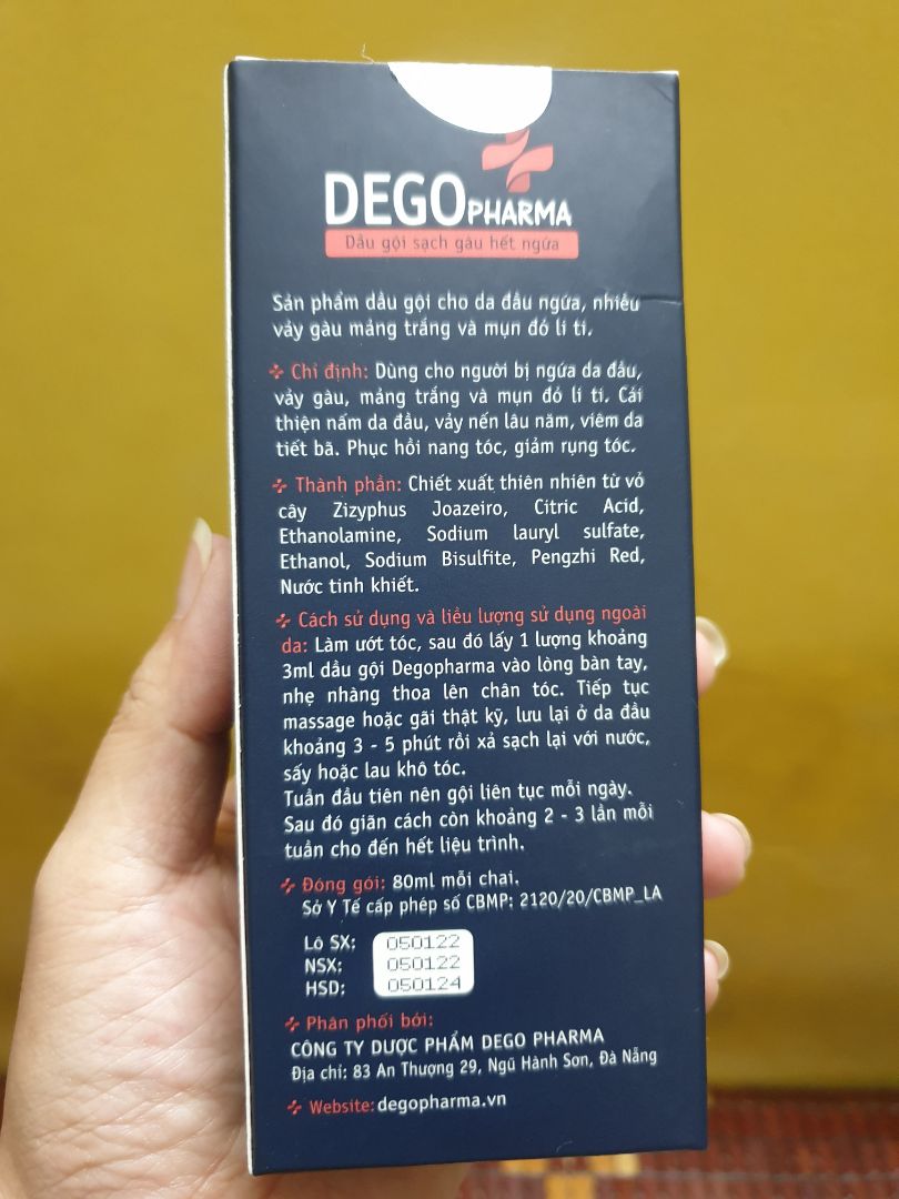 mình dùng nhiều loại kể cả những loại bán ở nhà thuốc mà vẫn ngứa. dùng tới e này rất biết ơn. mùi thơm, sạch mát da đầu. đắt nhưng đáng đồng tiền.