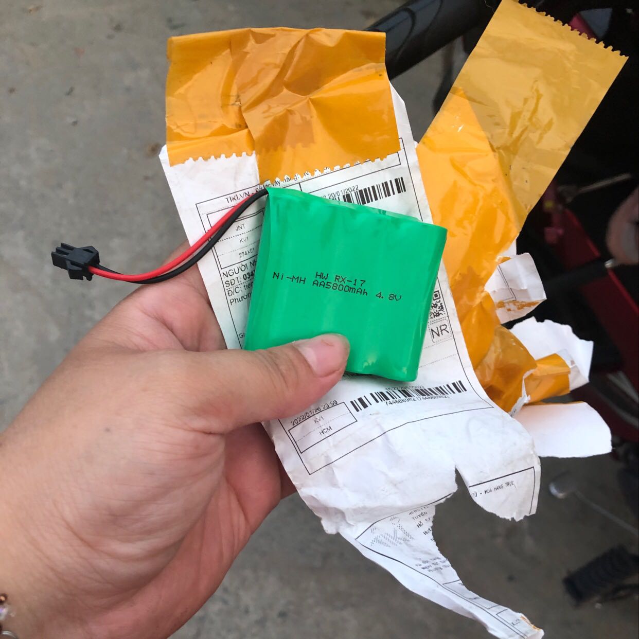 tui mua xich đu 200k ma gui cai gi vay