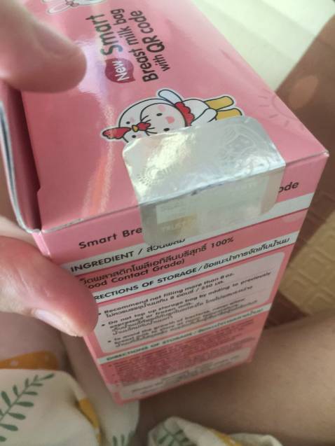 mã vạch in trên từng bịch trữ sữa in lèm nhèm k ra hình mã vạch, không check được mã vạch như hình số 3 trên hộp đựng đã hướng dẫn. Hộp có tem chính hãng chỉ dán ở đỉnh hộp, đáy hộp mở ra dễ dàng nghi ngờ ruột không phải chính hãng vì không check được mã vạch của bịch sữa. check mã vạch trên hộp thì ra app sunmum. không ra sản phẩm