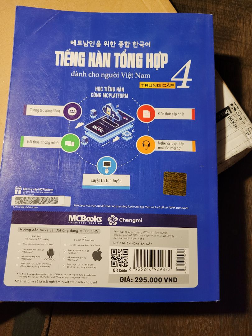 Sách in rõ nét. Giao hàng nhanh, không cấn móp. Mình mua ngay đợt giảm giá.