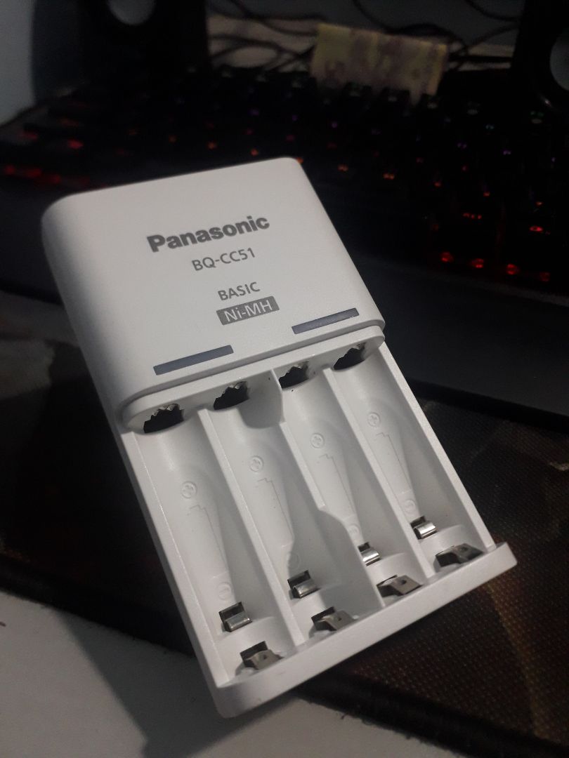 Good. Bộ sạc và Pin rất tốt có đủ cả bốn Pin 2 Pin trong bộ sạc và 2 Pin trong hộp. Pin thì sạc dùng dc tầm 1 tháng cho Remote TV. Có thể sạc dc cho cả Pin AAA.