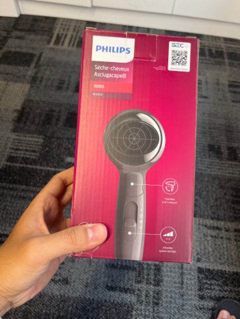 Gọn, nhẹ, phù hợp mang theo đi du lịch. Ưu đãi tốt từ nhà bán sp, giao hàng nhanh, vỏ ngoài cứng cáp, mẫu mã đẹp.