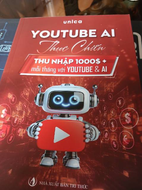 Cuốn sách về youtube thực chiến, kiếm được $1000/tháng không dễ.